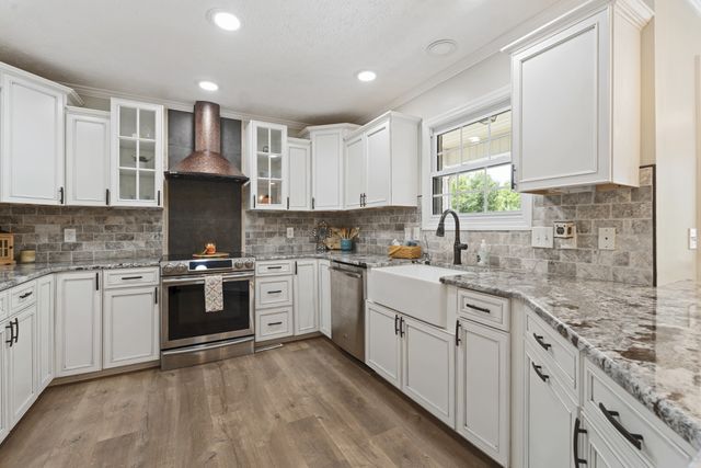 121 Golfers Cir, Portland, TN 37148