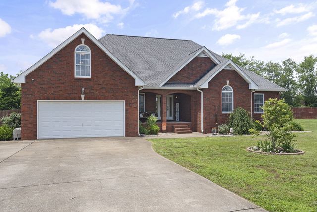 121 Golfers Cir, Portland, TN 37148