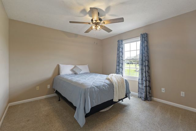 121 Golfers Cir, Portland, TN 37148