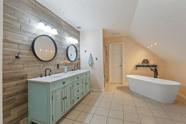 121 Golfers Cir, Portland, TN 37148