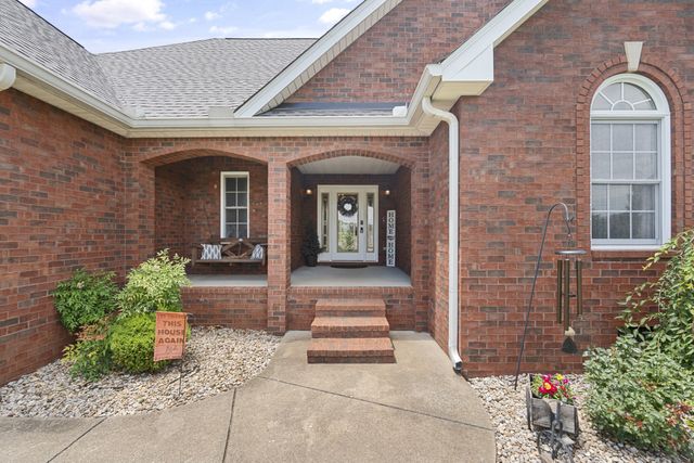 121 Golfers Cir, Portland, TN 37148