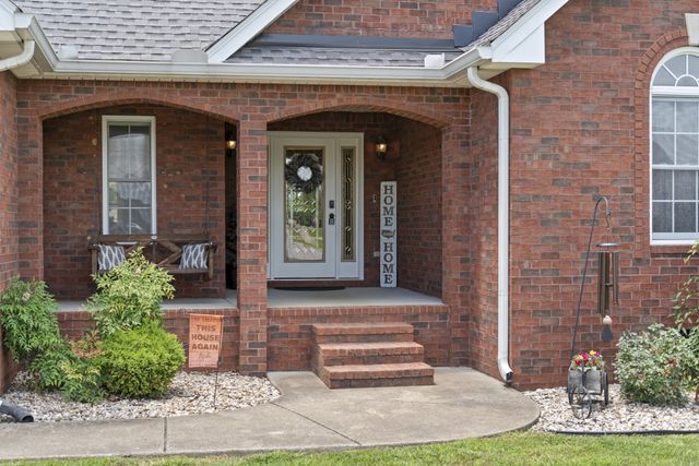 121 Golfers Cir, Portland, TN 37148