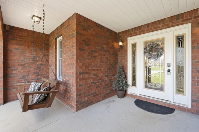 121 Golfers Cir, Portland, TN 37148