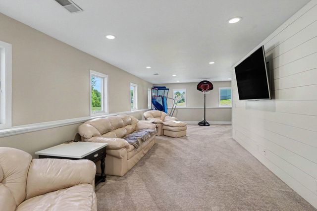 13154 Acacia Drive, Grand Haven, MI 49417