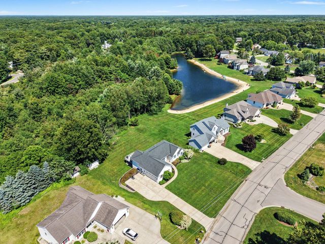 13154 Acacia Drive, Grand Haven, MI 49417