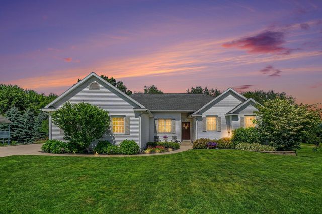 13154 Acacia Drive, Grand Haven, MI 49417