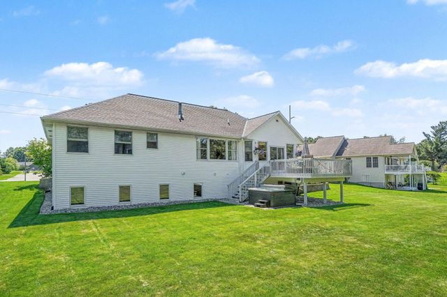13154 Acacia Drive, Grand Haven, MI 49417