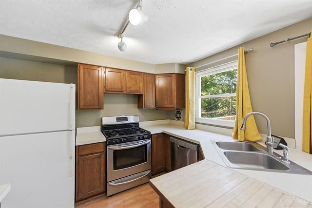 487 Brunswick Drive, Forest Park, OH 45240