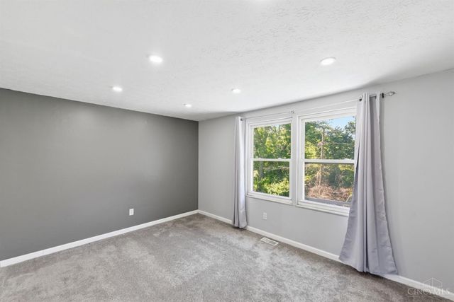 487 Brunswick Drive, Forest Park, OH 45240