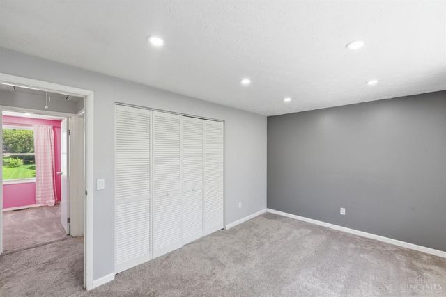 487 Brunswick Drive, Forest Park, OH 45240