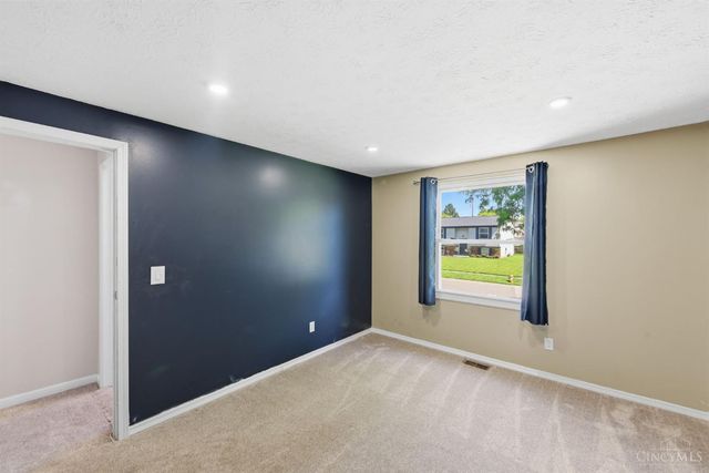 487 Brunswick Drive, Forest Park, OH 45240