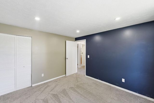 487 Brunswick Drive, Forest Park, OH 45240