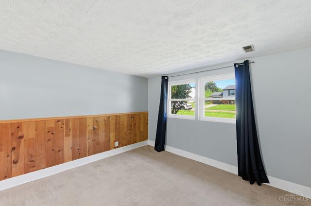 487 Brunswick Drive, Forest Park, OH 45240