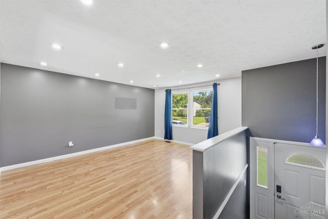 487 Brunswick Drive, Forest Park, OH 45240