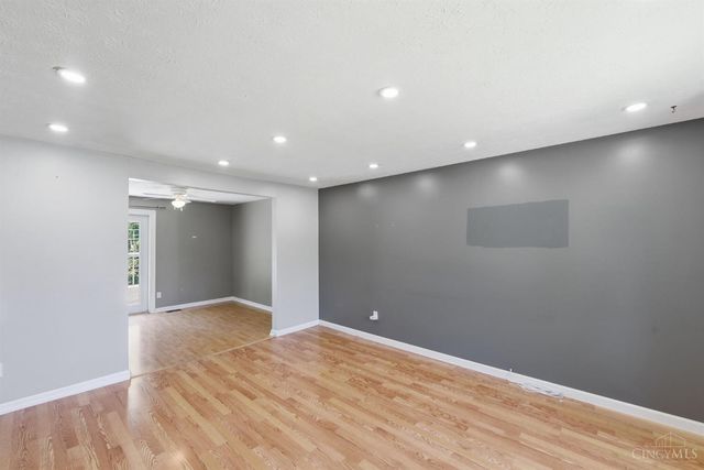 487 Brunswick Drive, Forest Park, OH 45240
