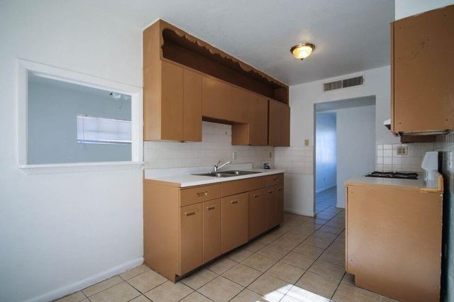 209 SAN SABA Road, El Paso, TX 79912