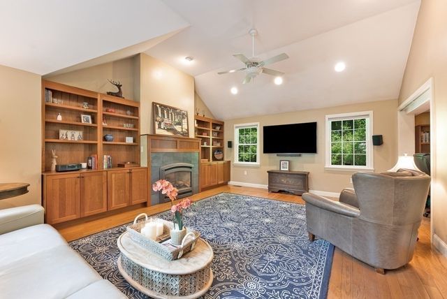 38 Berkeley St, Reading, MA 01867
