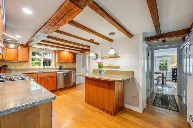 38 Berkeley St, Reading, MA 01867