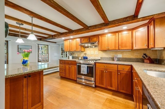 38 Berkeley St, Reading, MA 01867