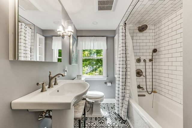 38 Berkeley St, Reading, MA 01867
