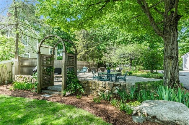 38 Berkeley St, Reading, MA 01867
