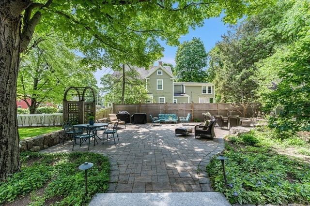 38 Berkeley St, Reading, MA 01867