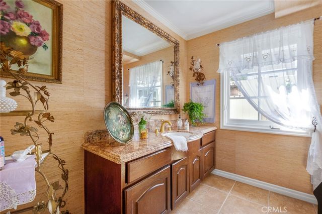19381 Woodlands Dr, Huntington Beach, CA 92648