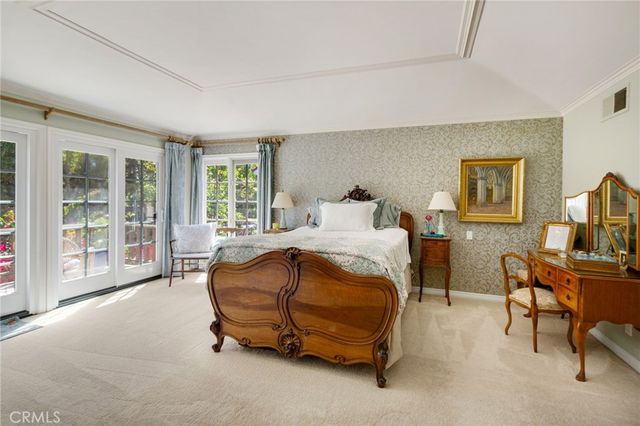 19381 Woodlands Dr, Huntington Beach, CA 92648