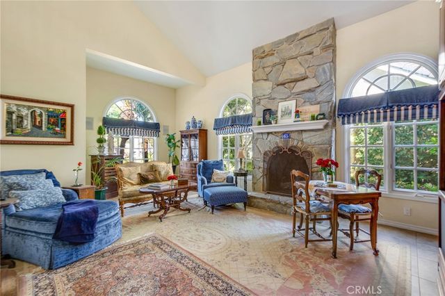 19381 Woodlands Dr, Huntington Beach, CA 92648