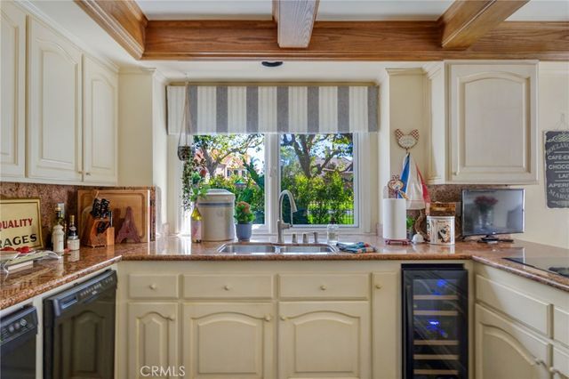 19381 Woodlands Dr, Huntington Beach, CA 92648