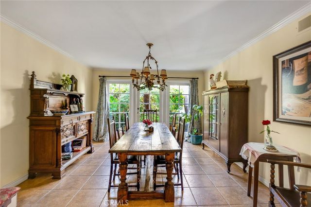 19381 Woodlands Dr, Huntington Beach, CA 92648