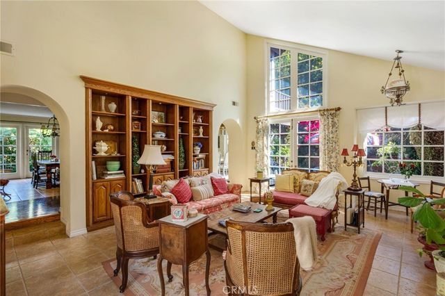 19381 Woodlands Dr, Huntington Beach, CA 92648