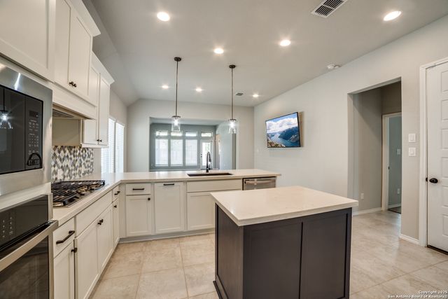 14147 Blind Bandit Creek, San Antonio, TX 78254