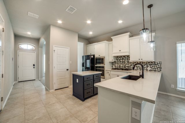 14147 Blind Bandit Creek, San Antonio, TX 78254