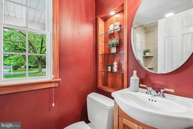 8516 THORNDEN TER, Bethesda, MD 20817