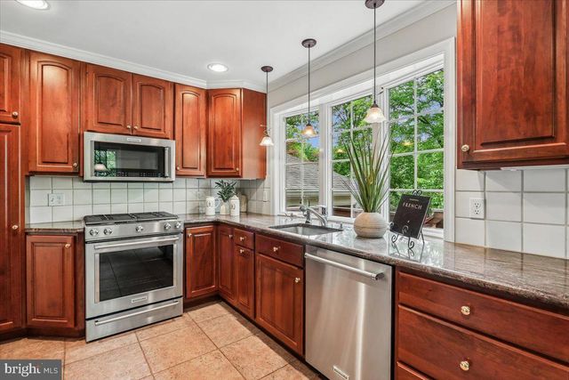 8516 THORNDEN TER, Bethesda, MD 20817