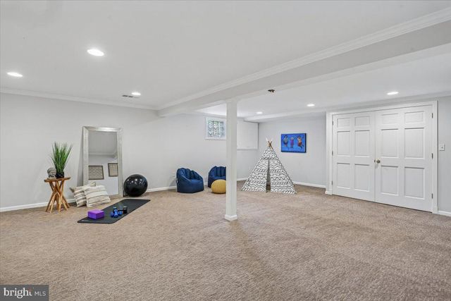8516 THORNDEN TER, Bethesda, MD 20817
