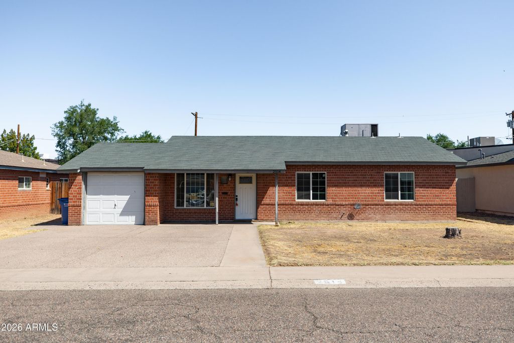 2514 E TURNEY Avenue, Phoenix, AZ 85016