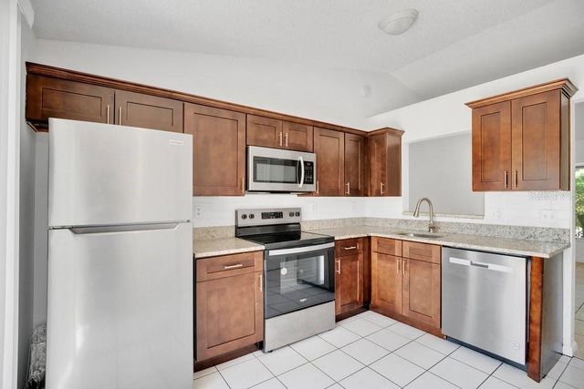 2827 CORAL REEF DRIVE, Orlando, FL 32826