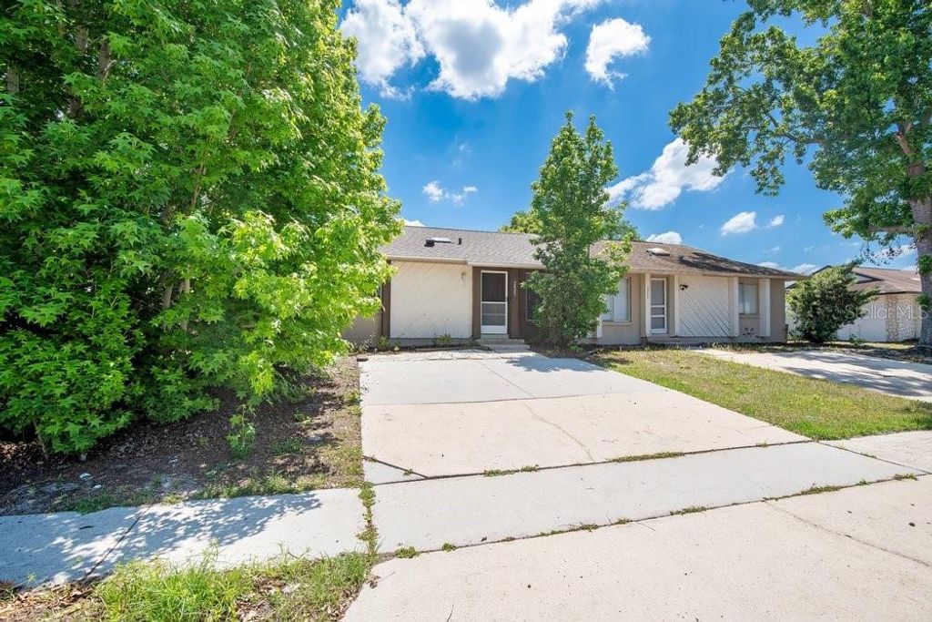 2827 CORAL REEF DRIVE, Orlando, FL 32826