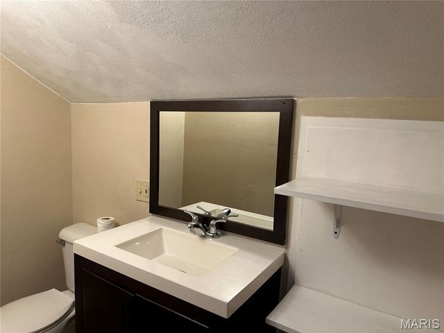 18 S 21st Street, Belleville, IL 62226