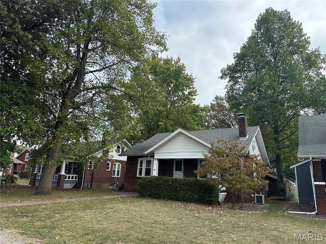 18 S 21st Street, Belleville, IL 62226