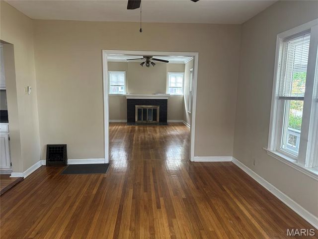 18 S 21st Street, Belleville, IL 62226