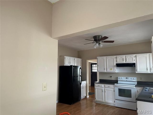 18 S 21st Street, Belleville, IL 62226