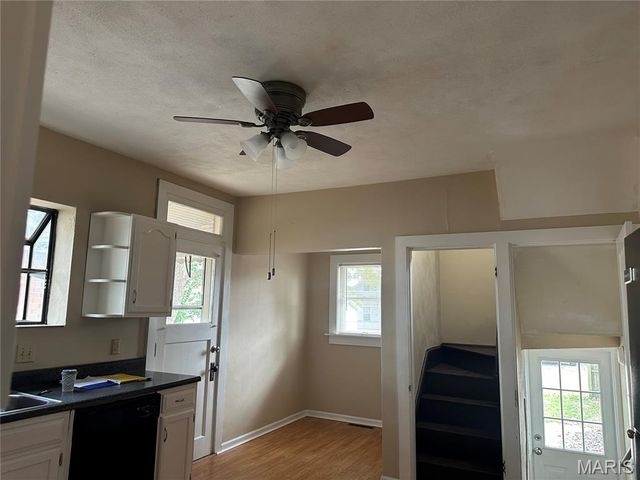 18 S 21st Street, Belleville, IL 62226