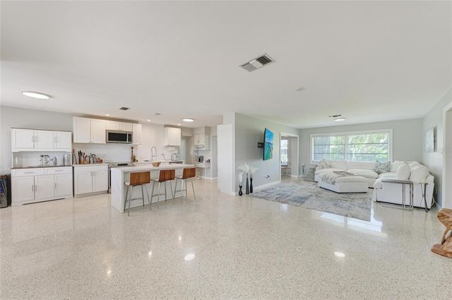 302 DONA DRIVE, Nokomis, FL 34275