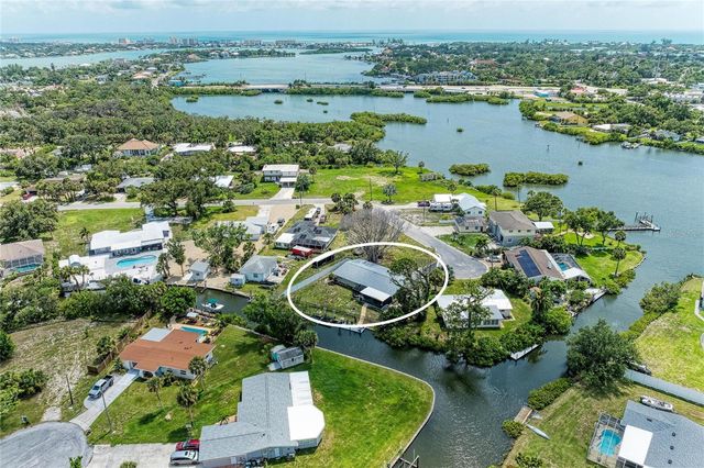 302 DONA DRIVE, Nokomis, FL 34275