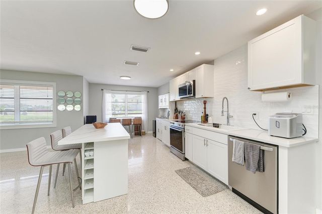 302 DONA DRIVE, Nokomis, FL 34275