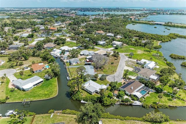 302 DONA DRIVE, Nokomis, FL 34275