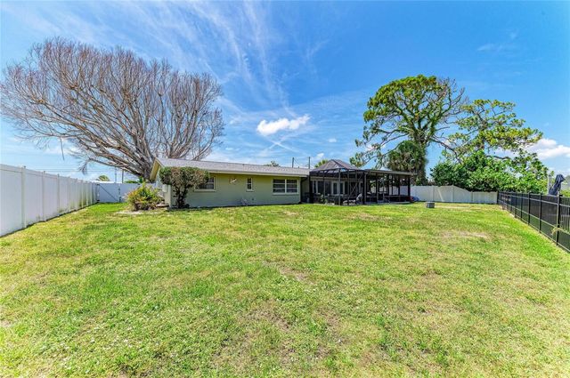302 DONA DRIVE, Nokomis, FL 34275